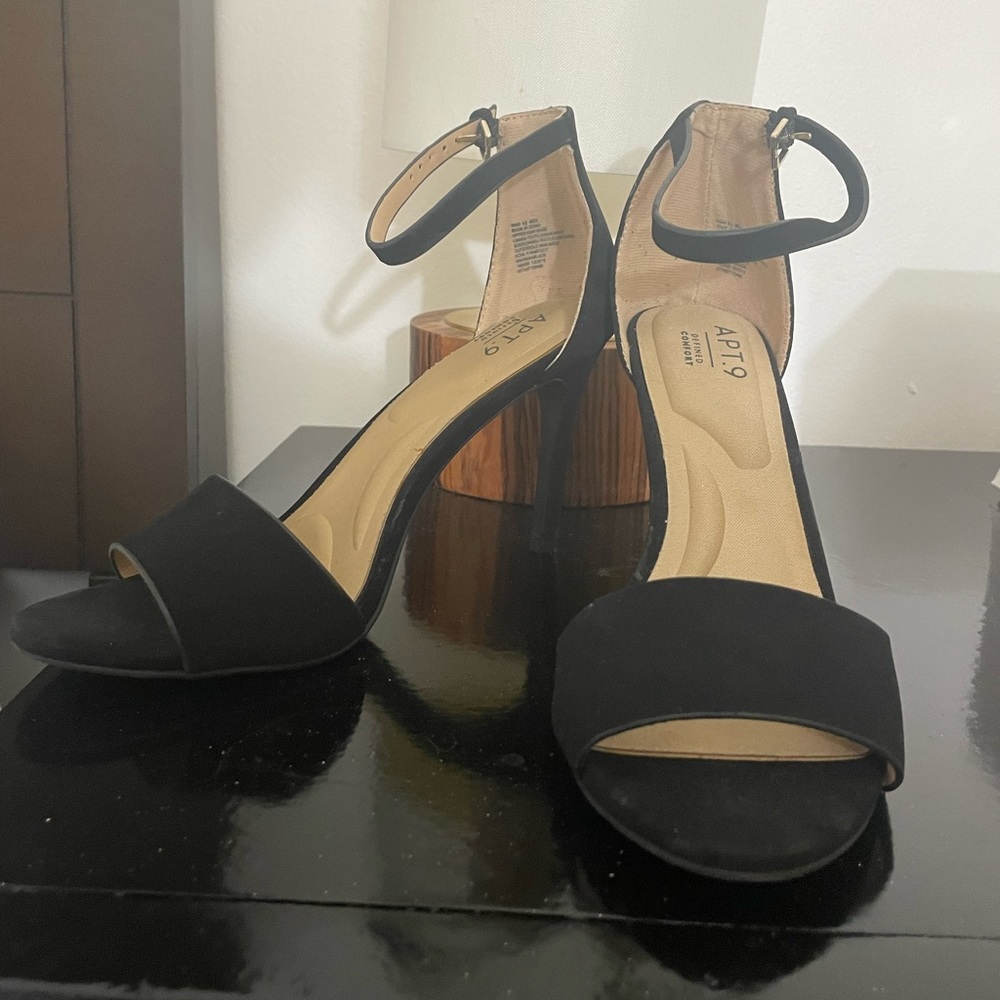 Black open toe sandal heel